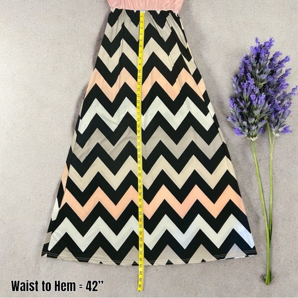 Maxi Dress with Pink Top & Chevron Pattern Bottom, EUC, Size-Med., Relaxed Fit - Picture 10 of 16